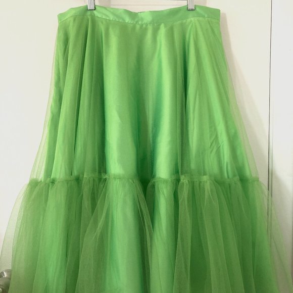 NEON GREEN SKIRT - Picture 2 of 6